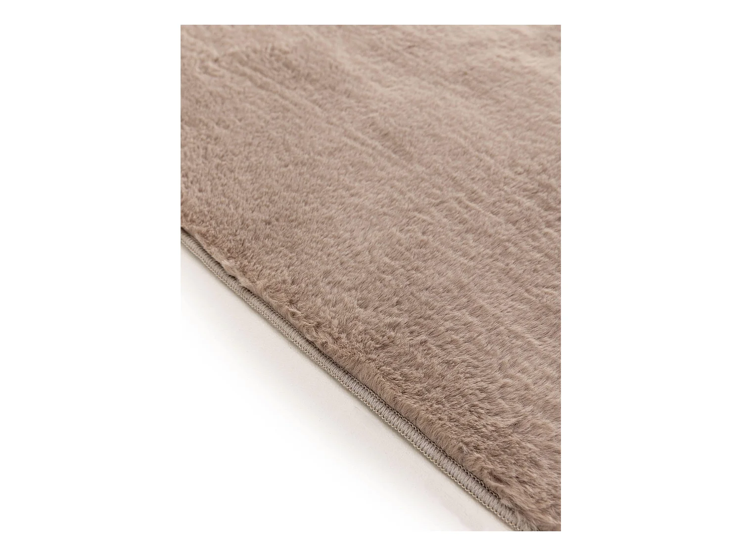 Tapis en fausse fourrure Furry Taupe 200x290 cm