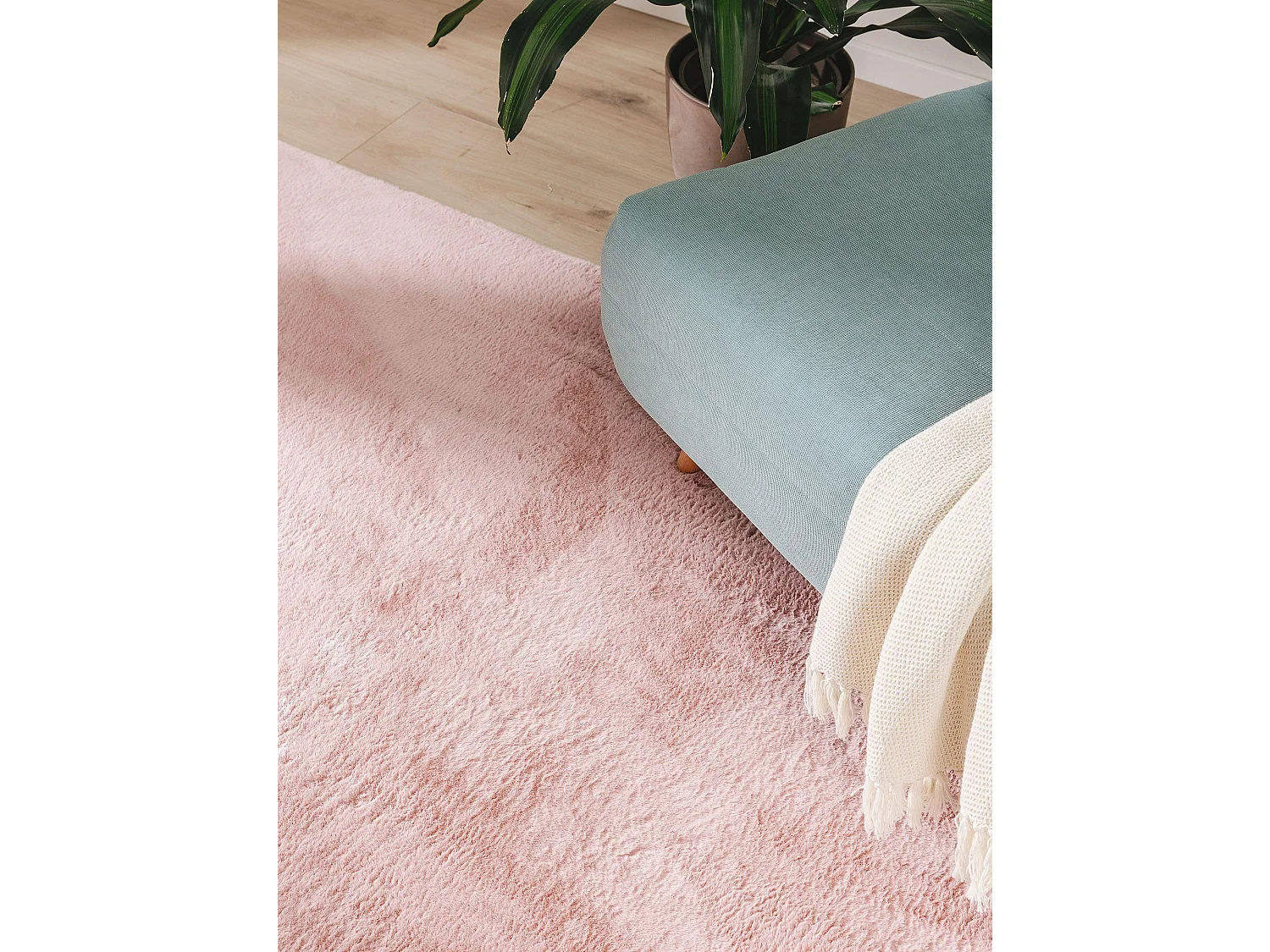 Tapis en fausse fourrure Furry Rose 160x230 cm