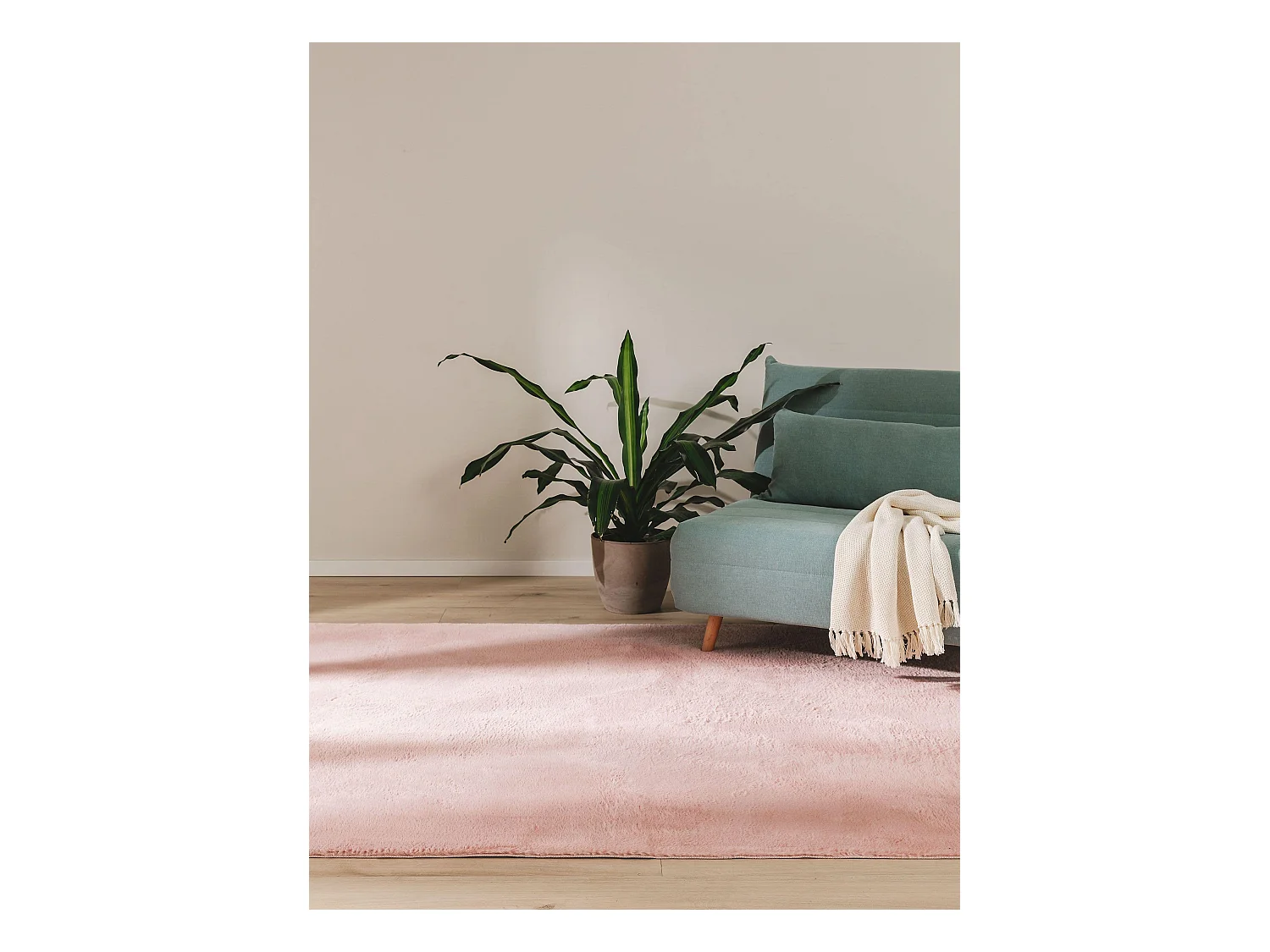 Tapis en fausse fourrure Furry Rose 140x200 cm