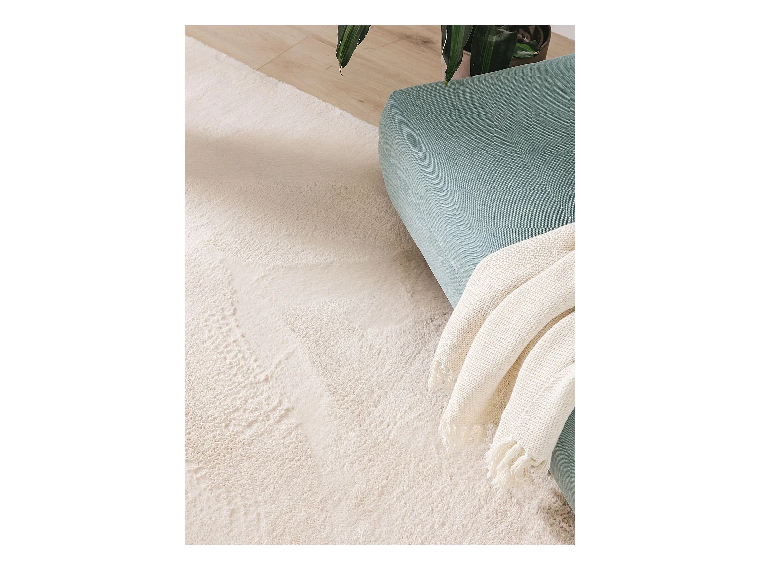 Tapis en fausse fourrure Furry Beige 200x290 cm