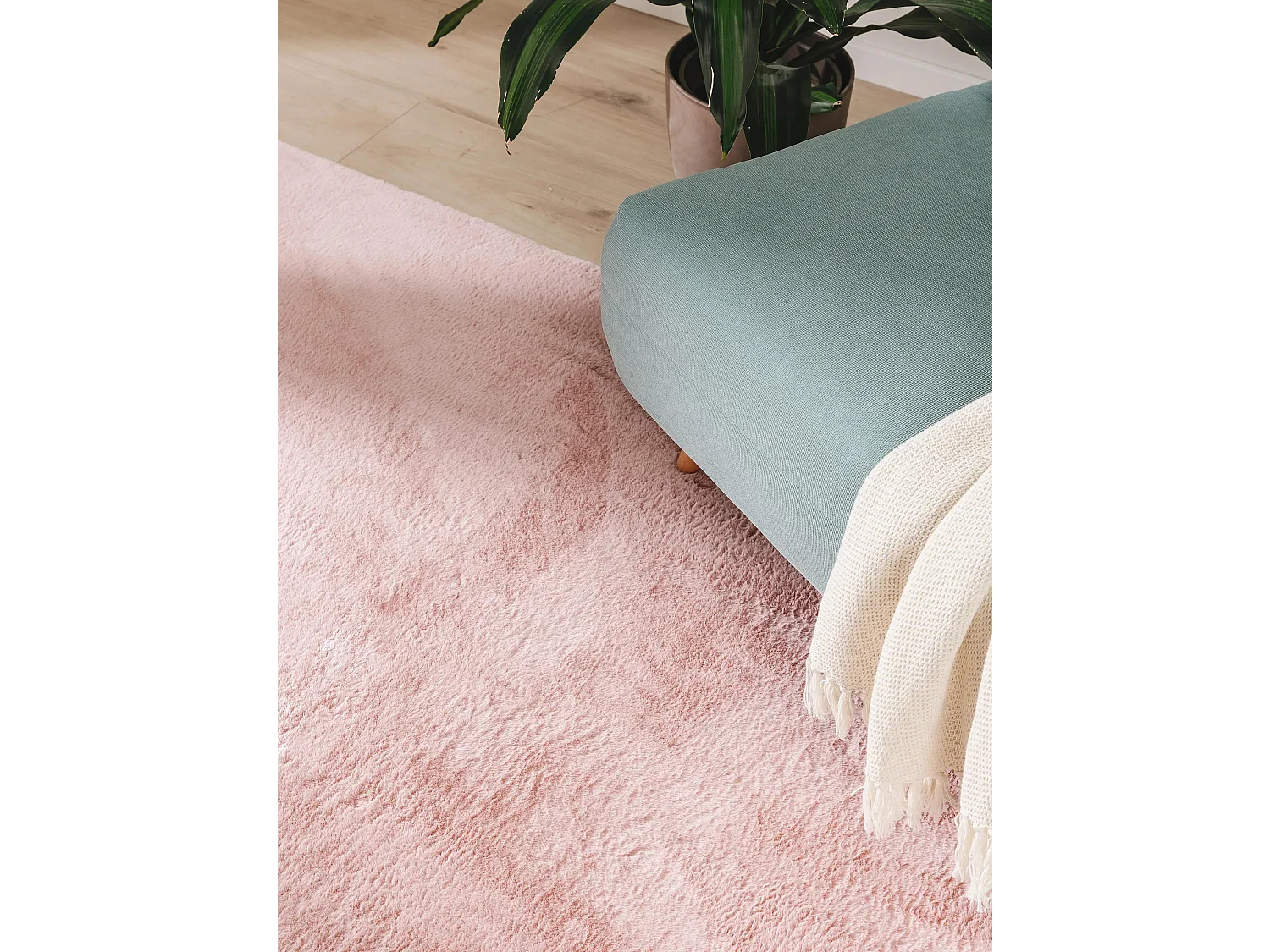 Tapis en fausse fourrure Furry Rose 80x150 cm