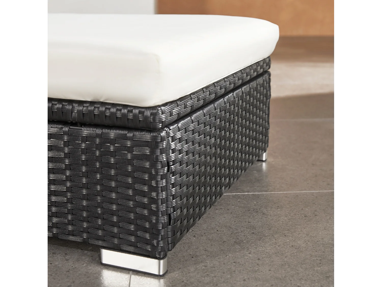 Eichenbuffet mit schwarzem Geflecht aus Harz und weißer Matratze 120 cm