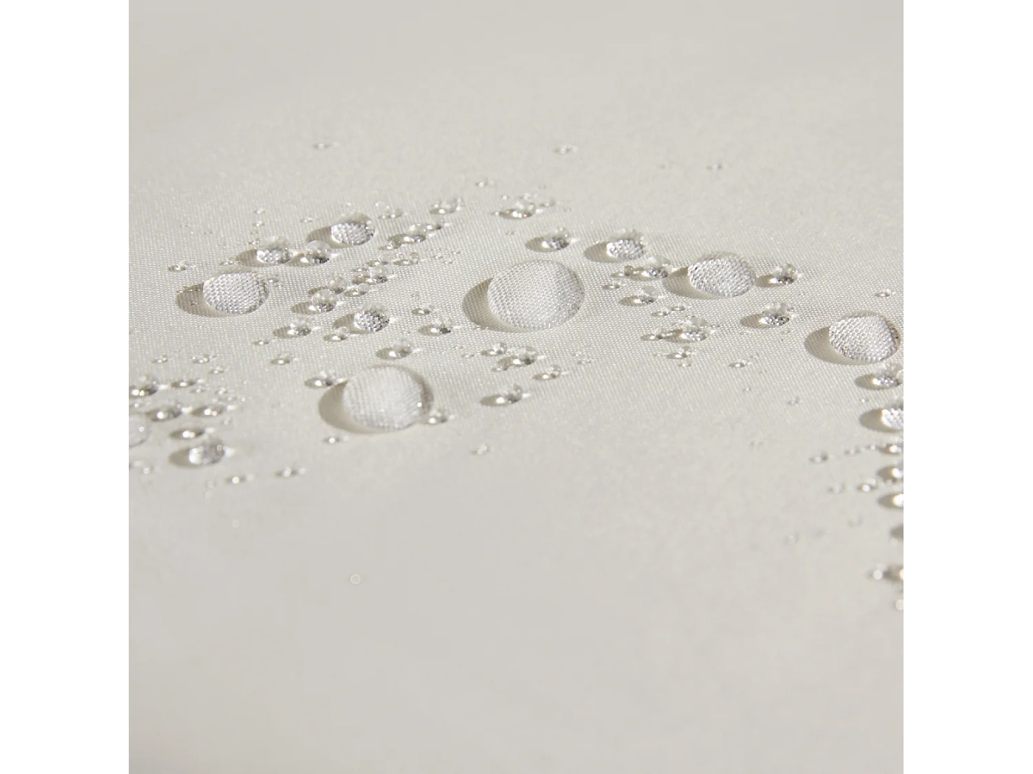 Eichenbuffet mit schwarzem Geflecht aus Harz und weißer Matratze 120 cm