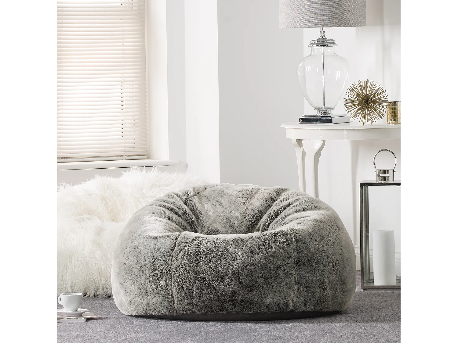 Pouf classique imitation fourrure gris loup