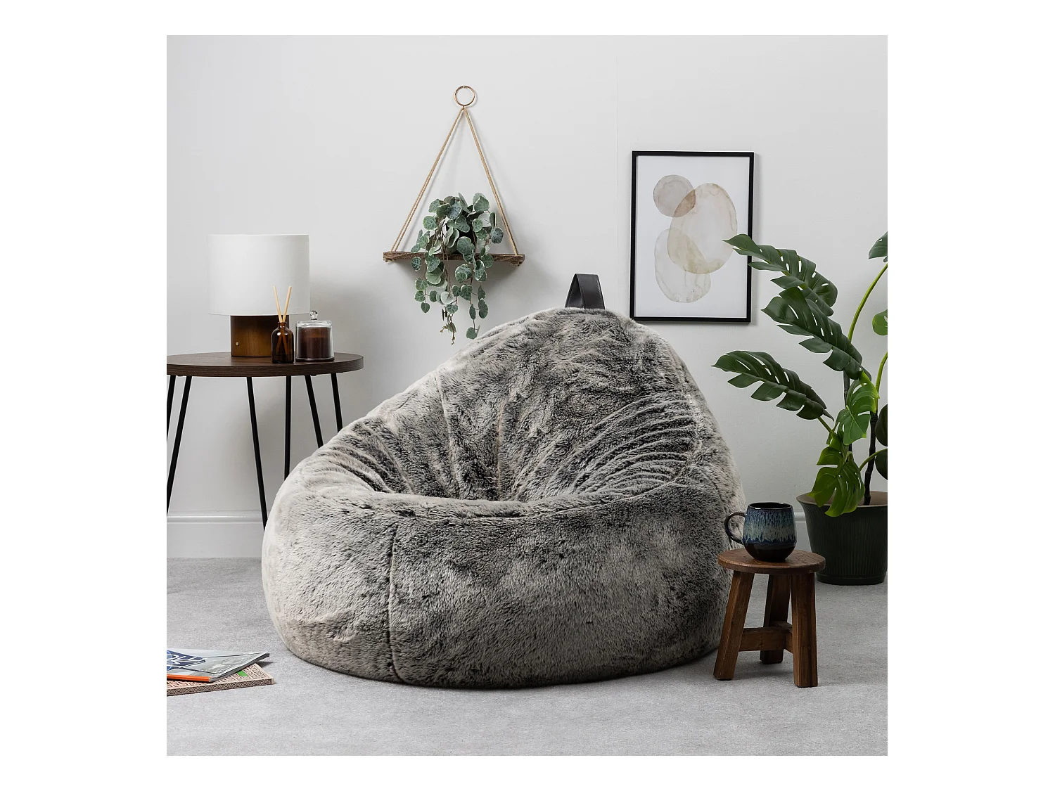 Pouf imitation fourrure gris loup - COCOON
