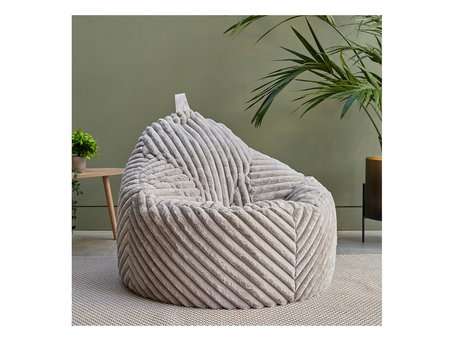 Pouf imitation fourrure côtelée gris clair - COCOON