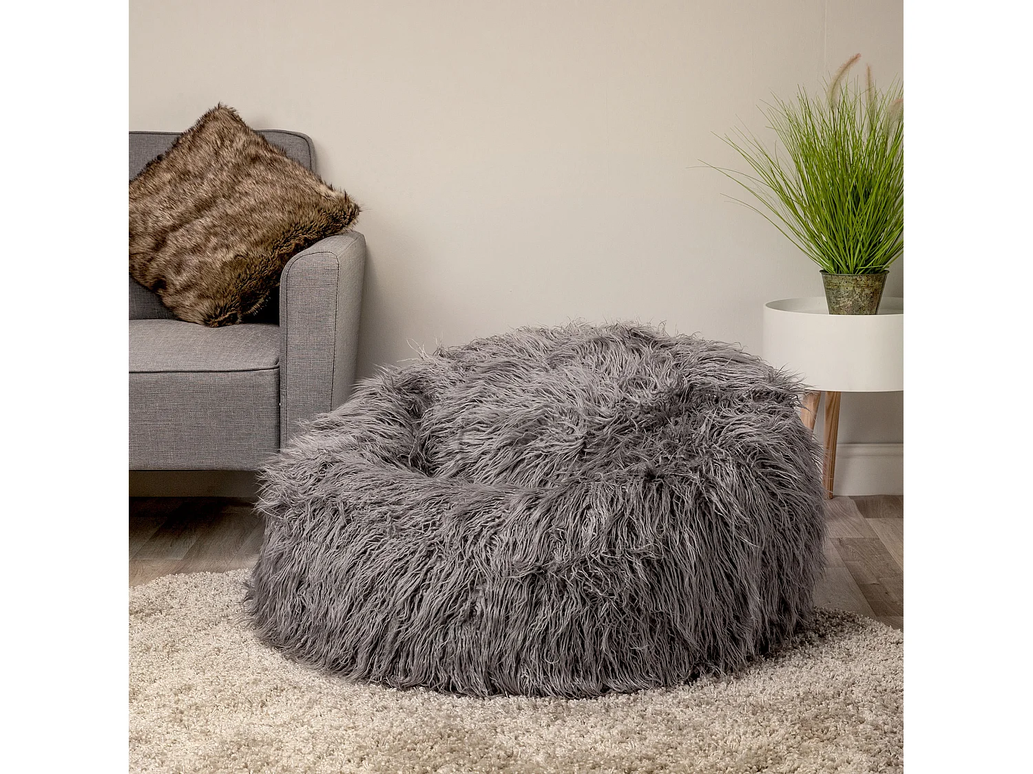 Pouf classique imitation fourrure mongole gris anthracite