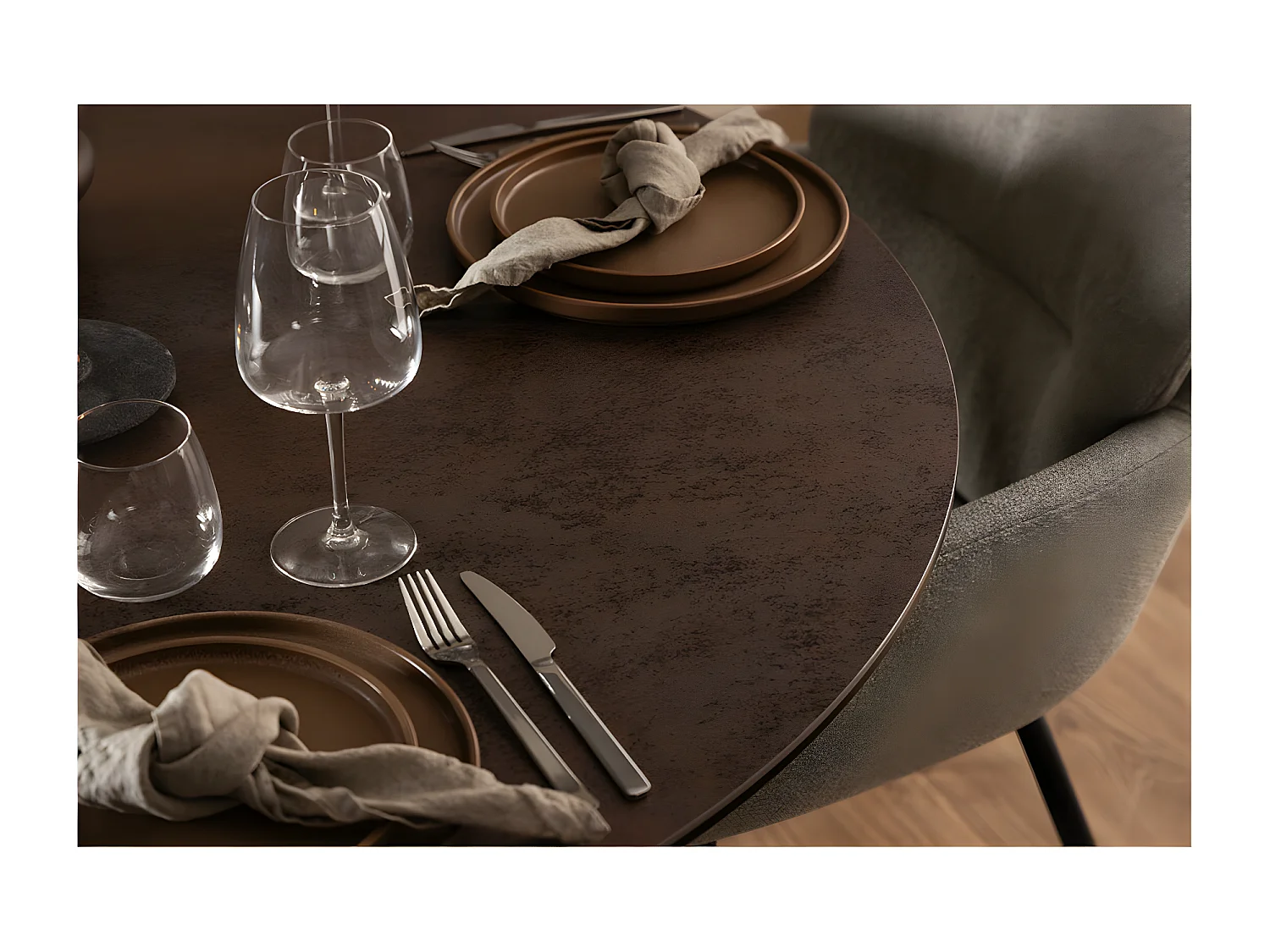 Heaven Esstisch Ø119cm Glas braun.