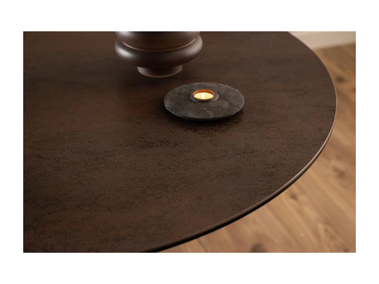 Hailey eetkamertafel Ø119cm glas bruin.