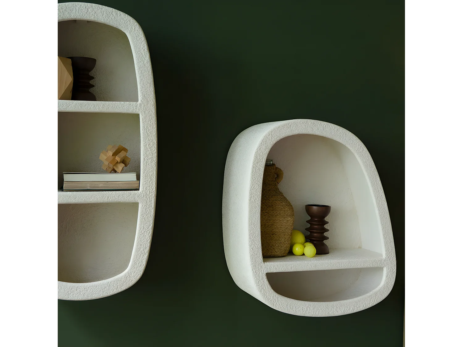 Veda - Etagère murale organique finition marbre recyclé 53x61cm - Ecru