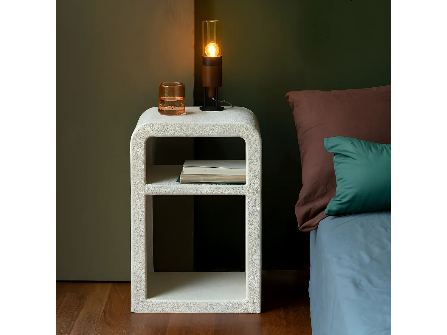 Veda - Table de chevet 2 niches finition marbre recyclé - Ecru