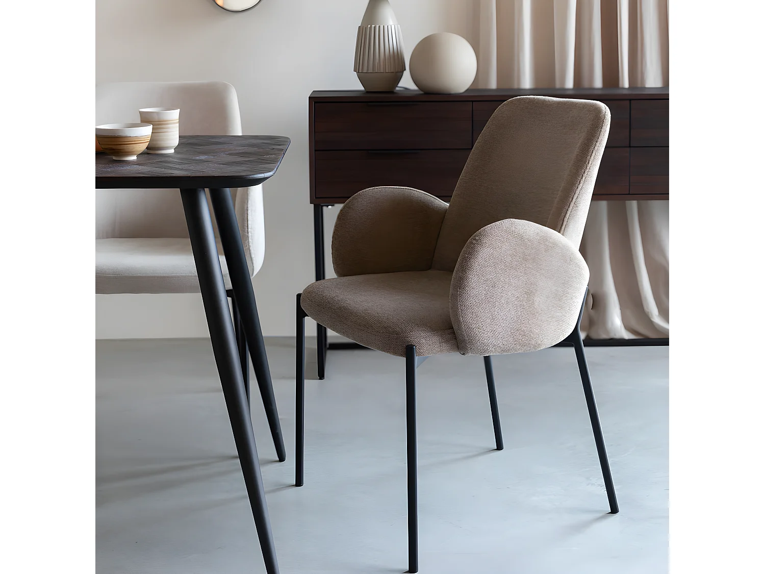 Tjarda - Lot de 2 fauteuils de table en tissu et métal - Taupe