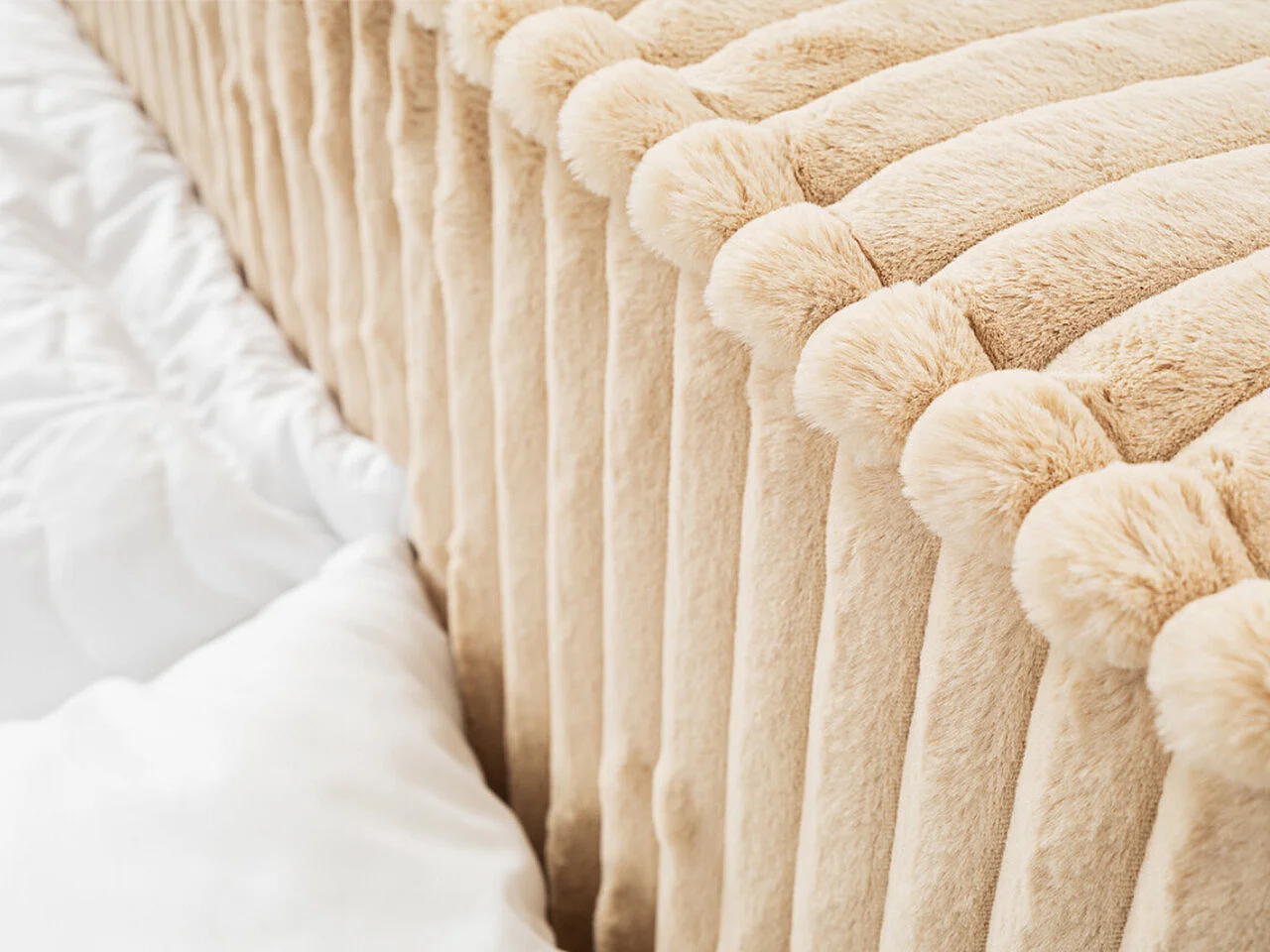 Lit rembourré avec rangement - 140 x 200 - lit double - fourrure - beige - Lago