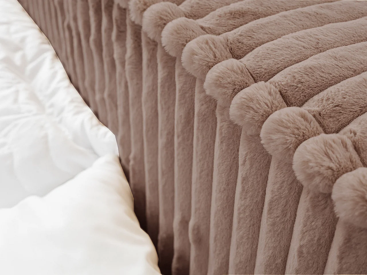 Lit rembourré avec rangement - 180 x 200 - lit double - côtelé - marron - Lago