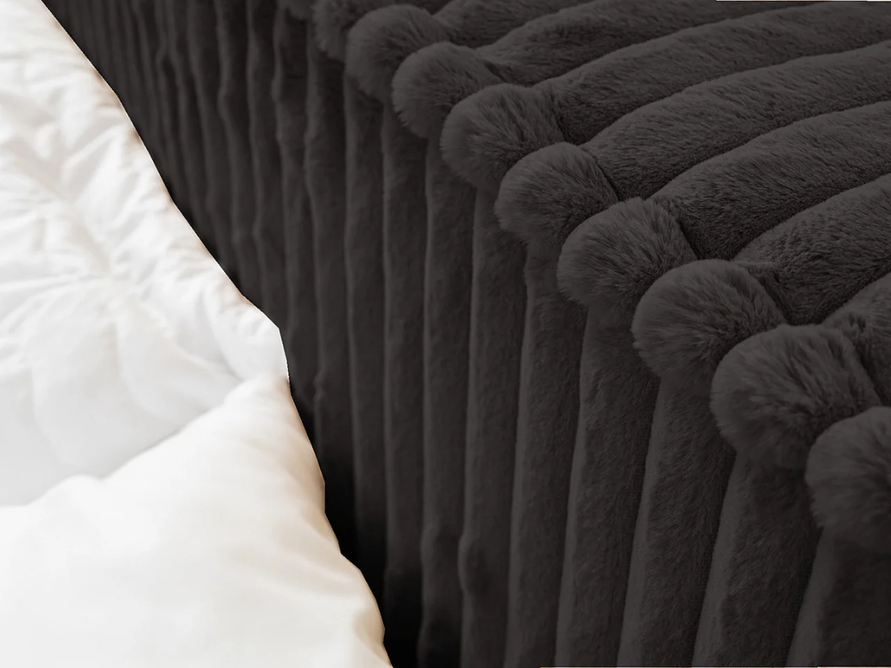 Gestoffeerd bed Lago 140x200 zwart - opbergruimte voor beddengoed, houten lattenbodem, hoofdbord en bedframe