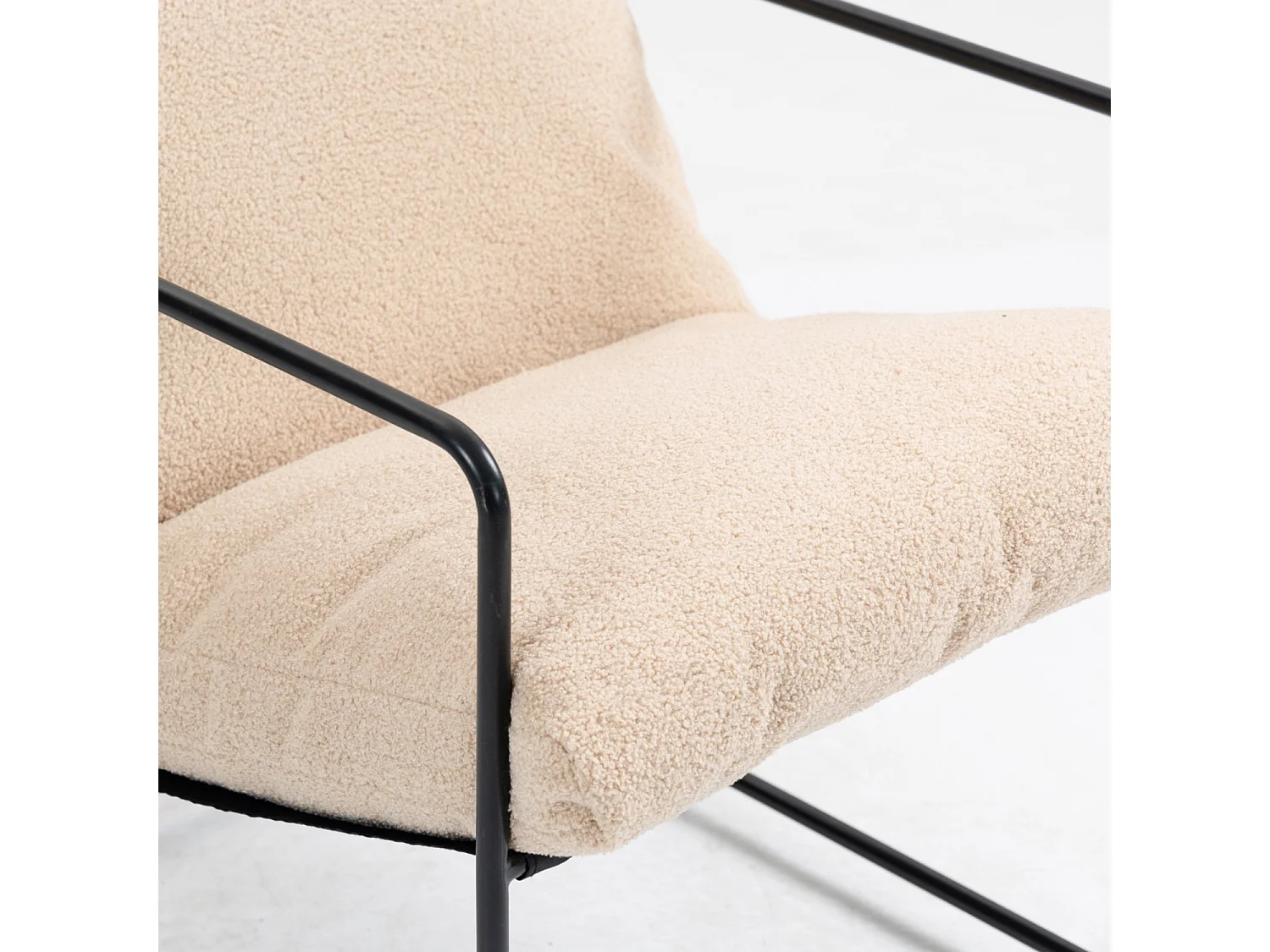 Ensemble de 2 Dabdelat, Fauteuil recouvert de tissu bouclé, Chaise rembourrée, Assise avec accoudoirs en métal, 61x67h75 cm, Beige