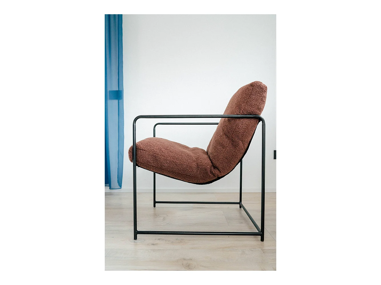 Satz mit 2 Sesseln Dabdelat, Sessel mit Bouclé-Stoff bezogen, gepolsterter Stuhl, Sitz mit Metallarmlehnen, 61x67h75 cm, Braun