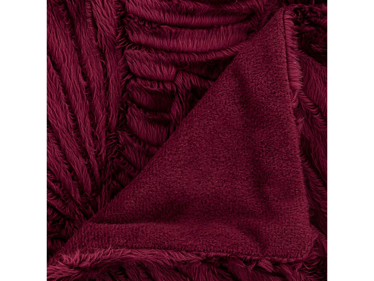 Plaid Fourrure Rouge Rubis motif en relief 120 x 160 cm