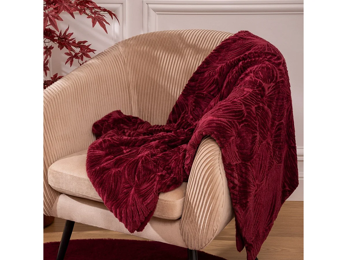 Plaid Fourrure Rouge Rubis motif en relief 120 x 160 cm