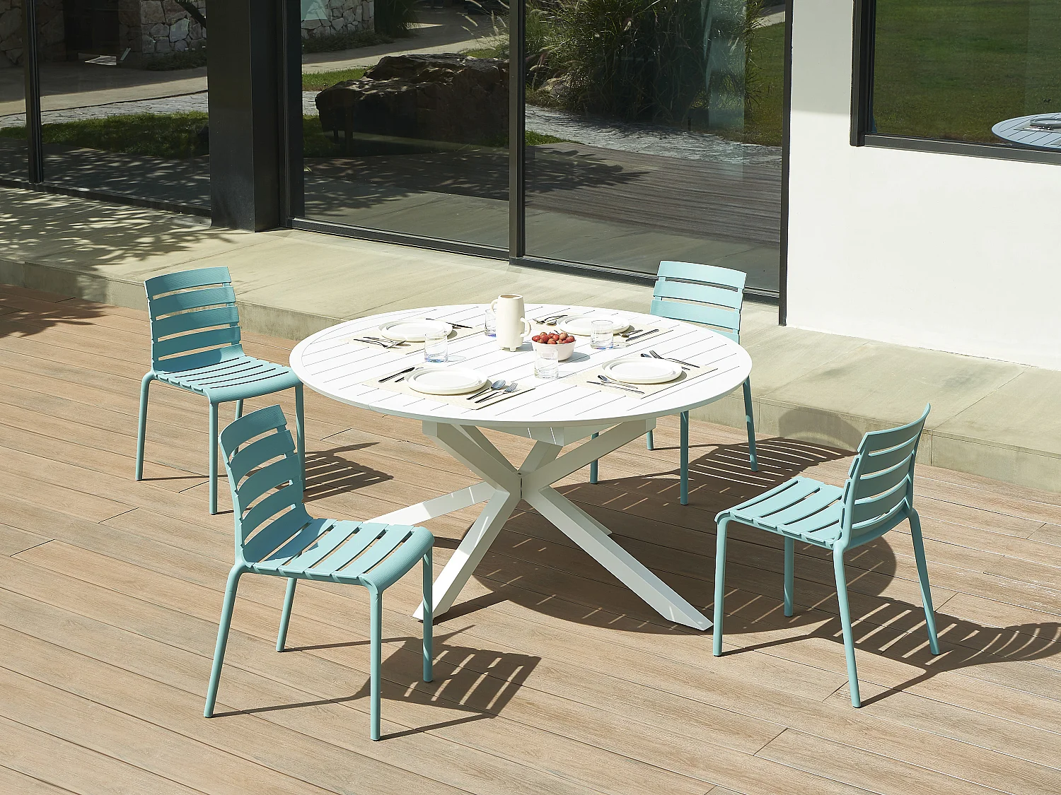 Lot de 2 chaises de jardin empilables en polypropylène - Bleu ciel - PANDJI de MYLIA