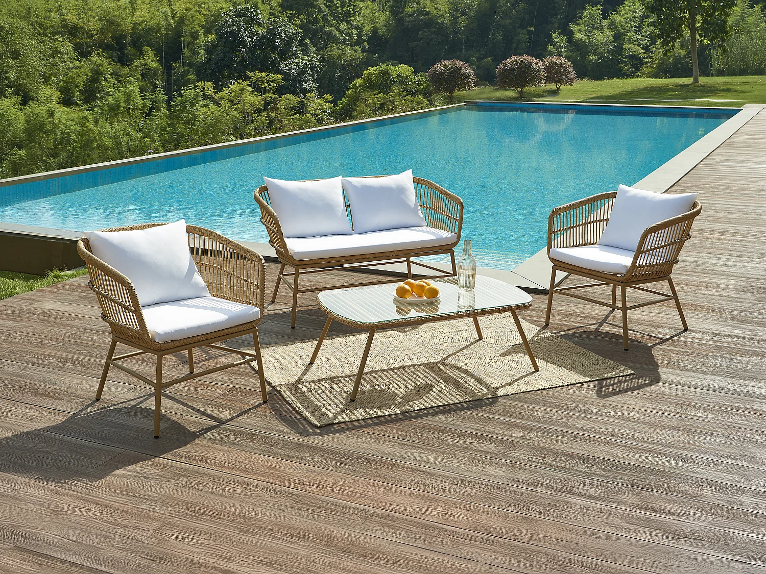 Garten-Sitzgruppe aus Polyrattan: 1 Sofa 2-Sitzer, 2 Sessel & 1 Tisch - Holzfarben hell - LOUSINI von MYLIA