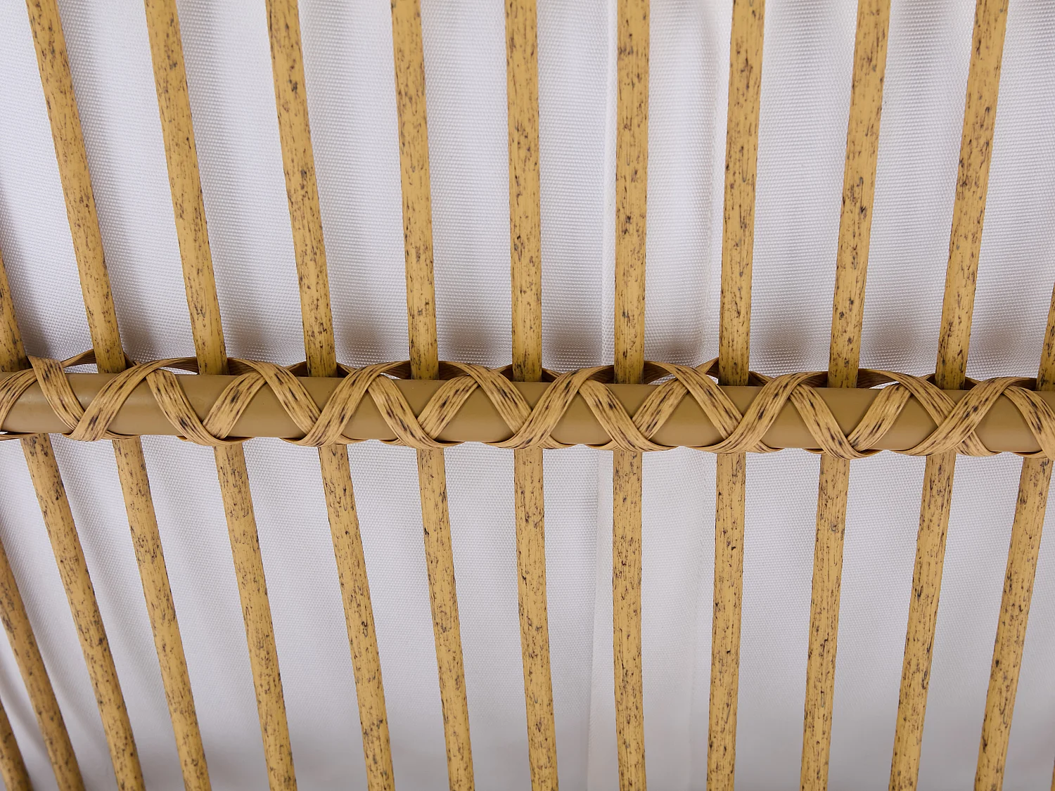 Garten-Sitzgruppe aus Polyrattan: 1 Sofa 2-Sitzer, 2 Sessel & 1 Tisch - Holzfarben hell - LOUSINI von MYLIA