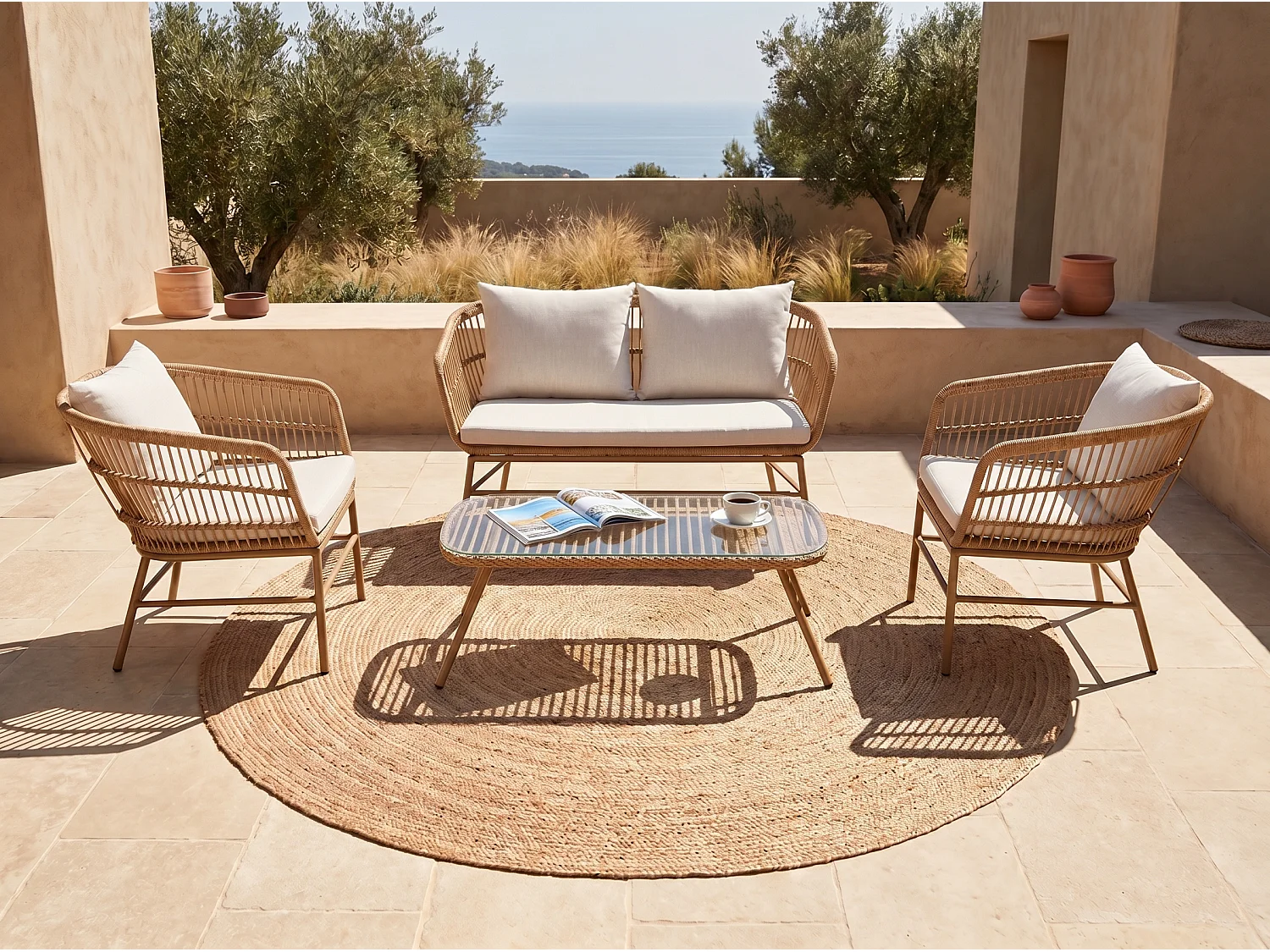 Loungeset van gevlochten hars: 1 tweezitsbank, 2 fauteuils en 1 lage tafel - Licht naturel - LOUSINI van MYLIA