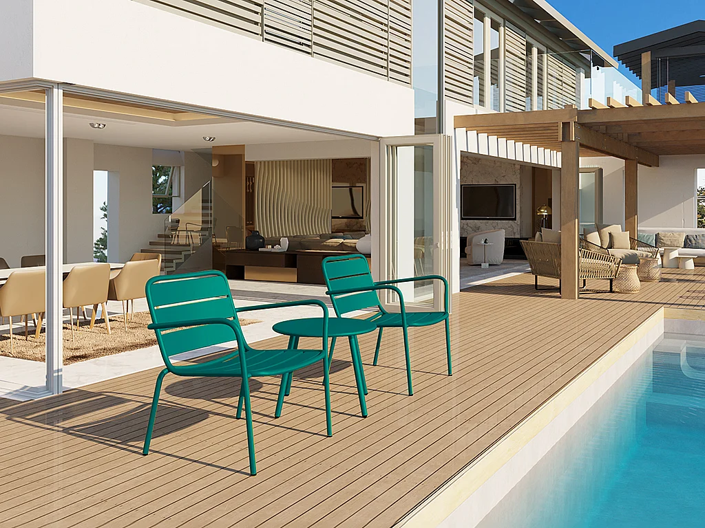 Garten-Sitzgruppe: 2 niedrige, stapelbare Sessel + Beistelltisch rund - Metall - Blau - MIRMANDE von MYLIA