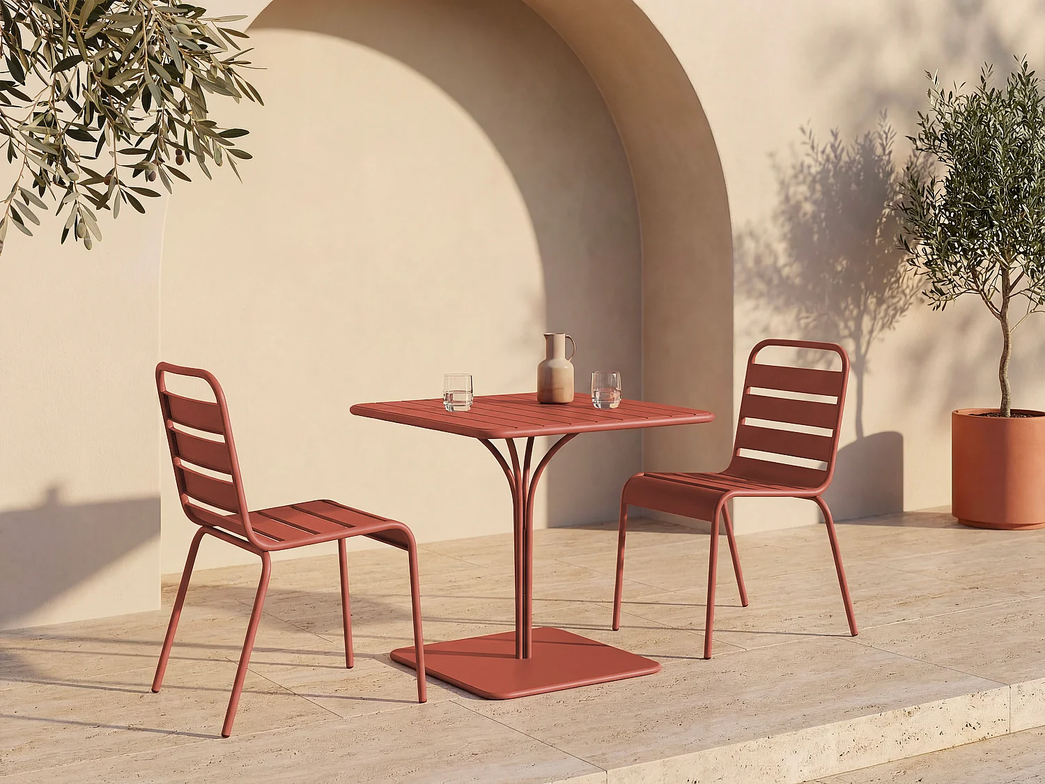 Salle à manger de jardin en métal - une table L.80 cm et 2 chaises empilables - Terracotta - MIRMANDE de MYLIA