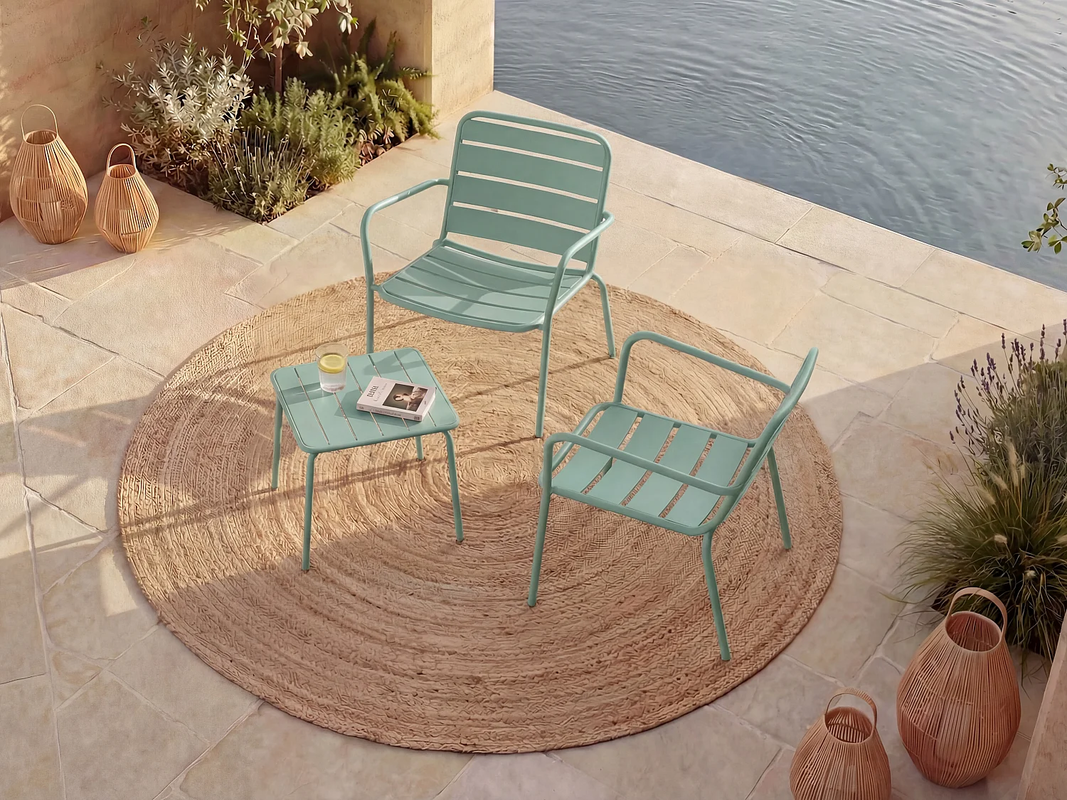 Salotto da giardino 2 poltrone basse imp. e 1 tavolo supp. quadrato in Metallo Verde acqua - MIRMANDE di MYLIA