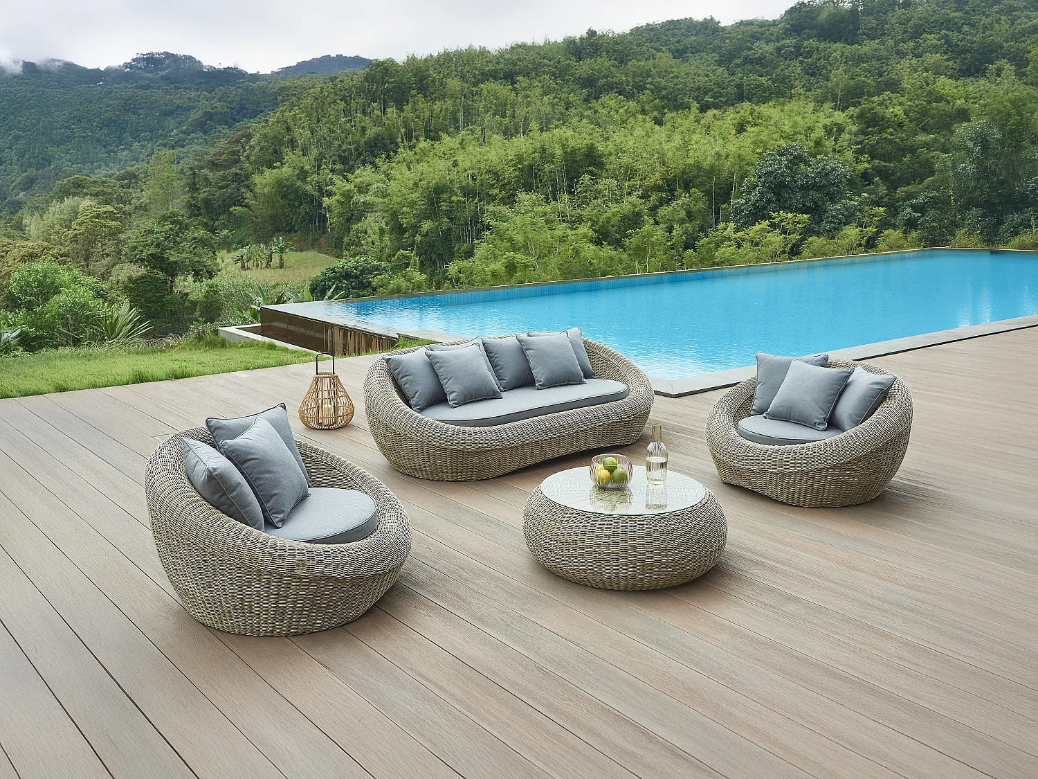 Salon de jardin en résine tressée naturel foncé : canapé, 2 fauteuils et table basse - WHITEHEAVEN de MYLIA