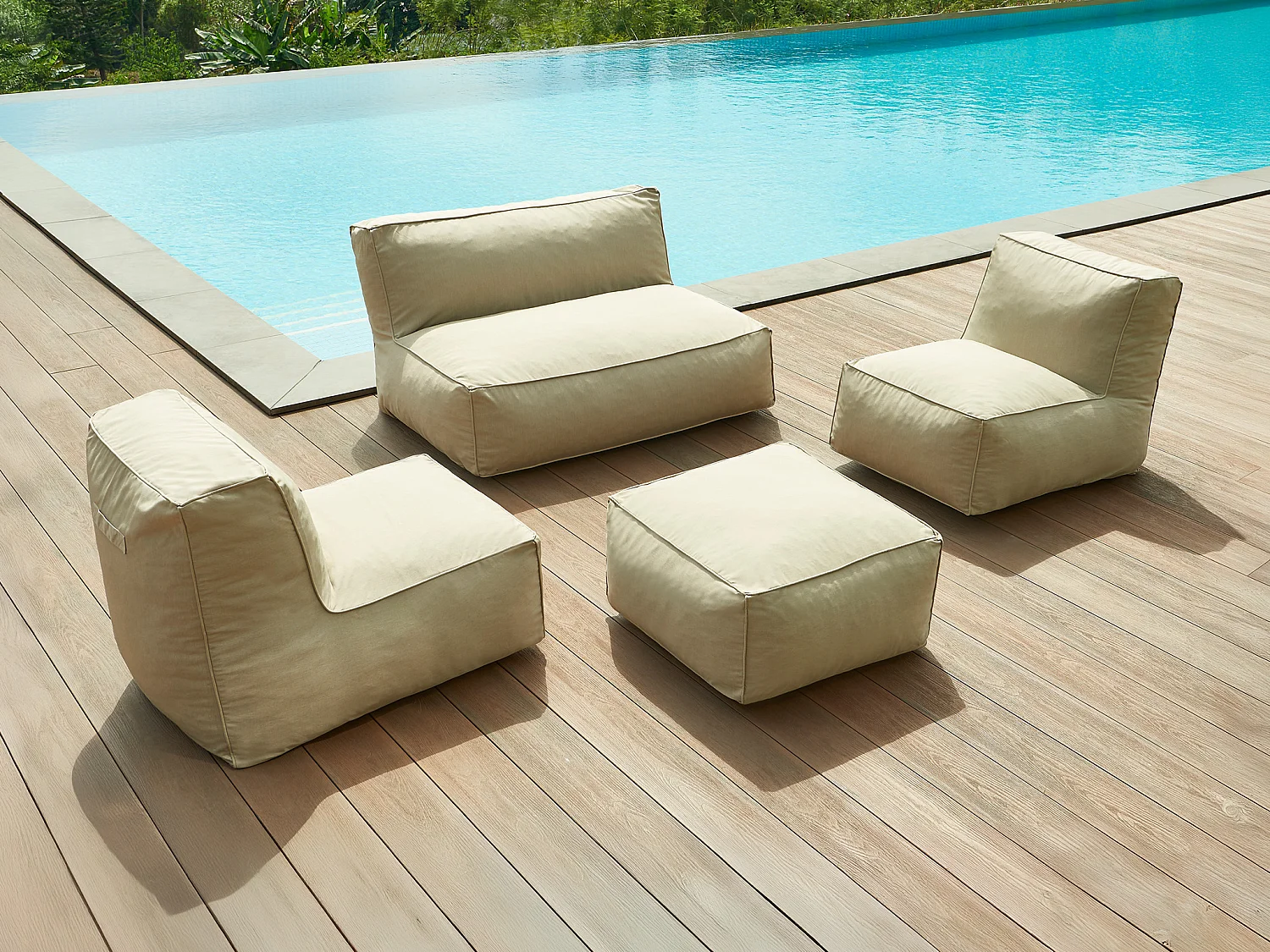 Salon de jardin en tissu 5 places : 1 canapé, 2 fauteuils et un pouf - Beige - NOUMARA de MYLIA