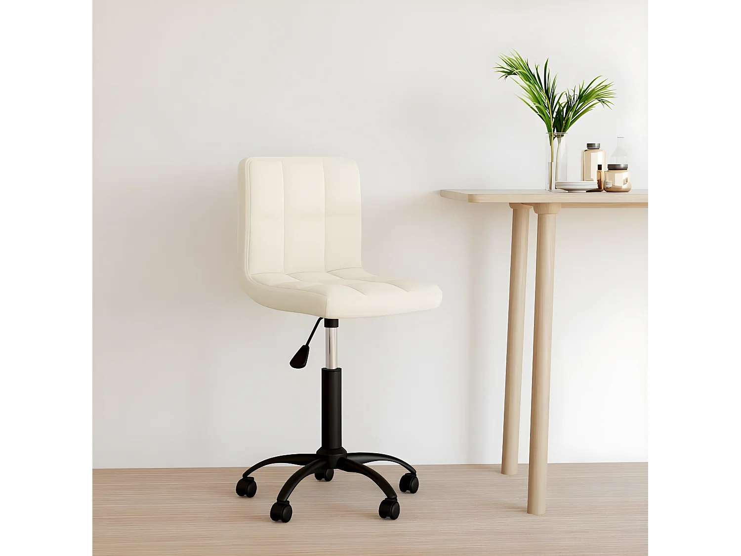 Silla de oficina giratoria de terciopelo crema