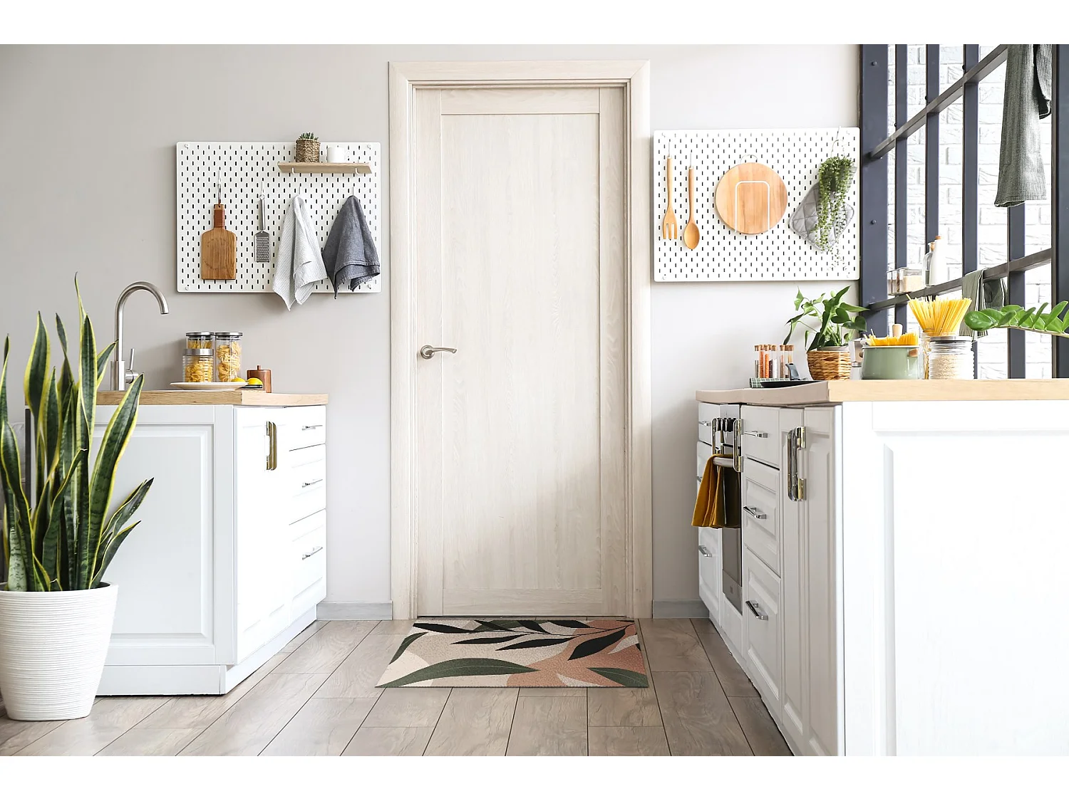 Moderne Fußmatte für den Innenbereich – bequem und stilvoll – 60 x 40 cm – tropische Abstraktion