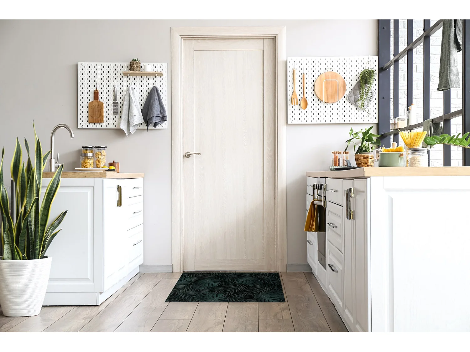 Weiche Fußmatte für den Innenbereich – Modernes Design 90 x 60 cm – Monstera-Blätter