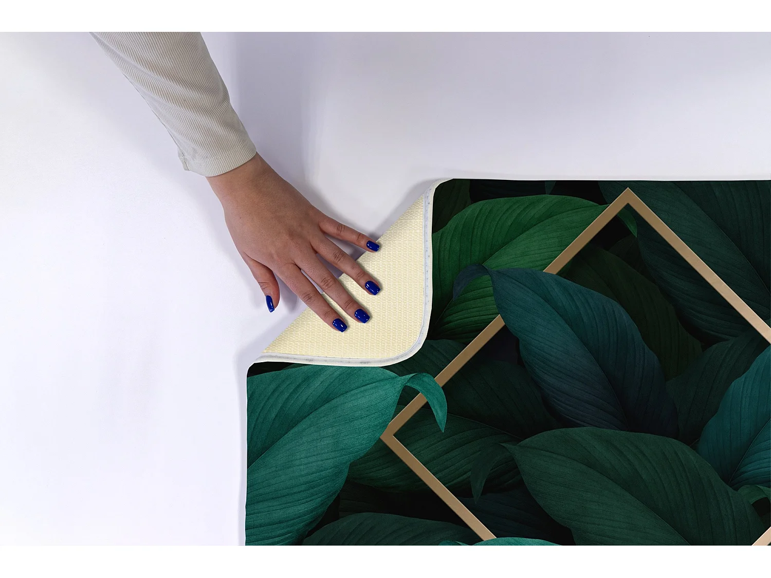 Weicher Badezimmerteppich 90 x 60 cm – rutschfester Badezimmerteppich mit exotischen tropischen Blättern