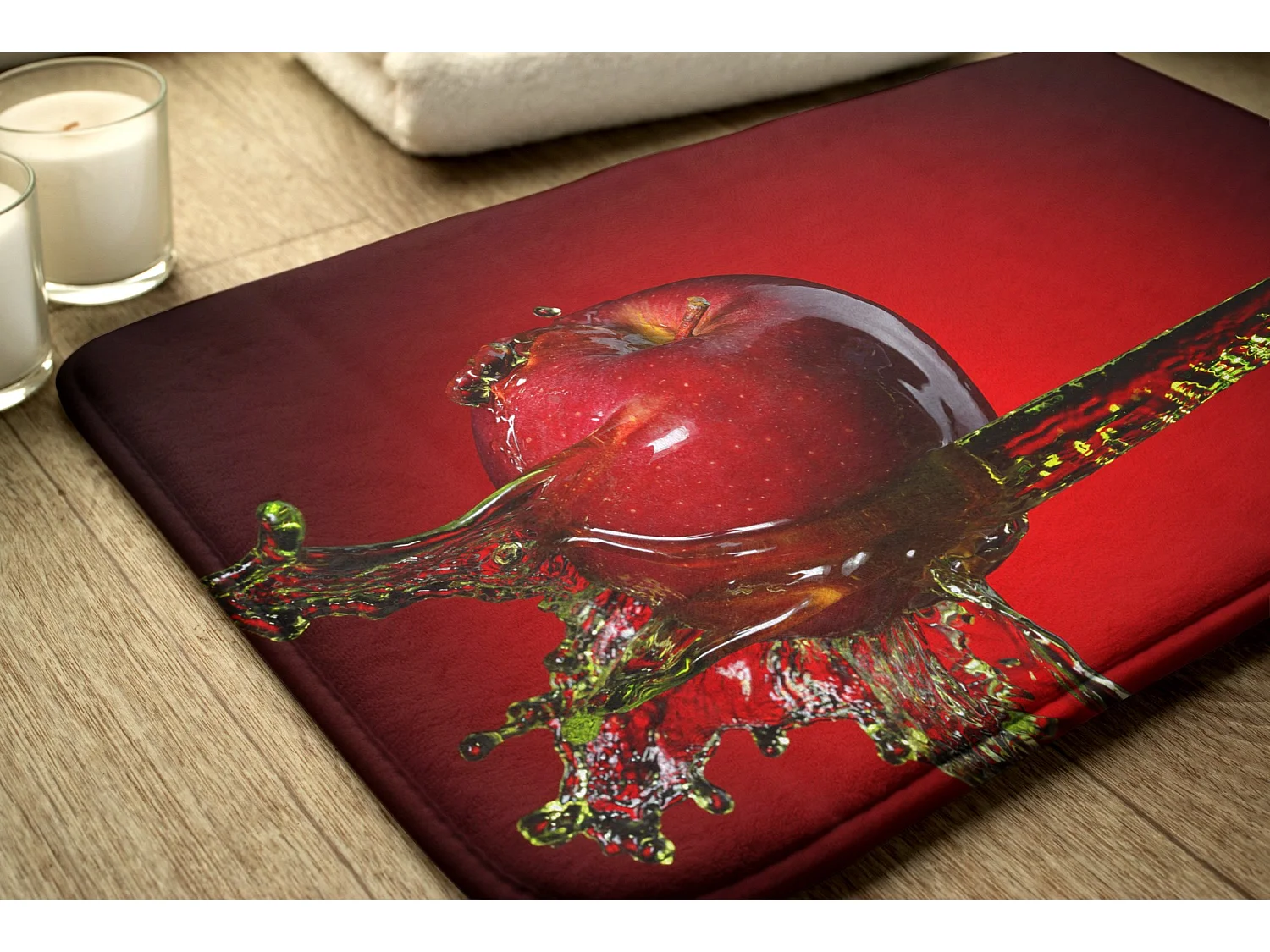 Badezimmermatte 75 x 45 cm – rutschfeste Badezimmermatte Juicy Red Apple
