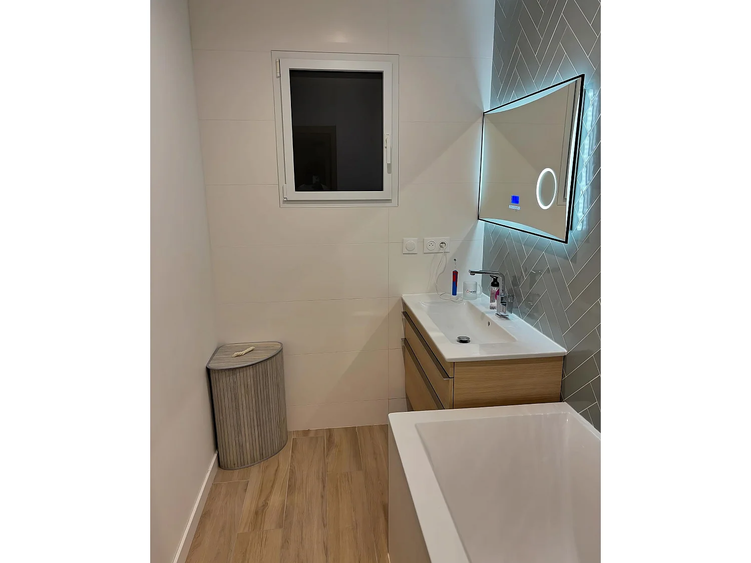Miroir de salle de bain LED ONLAY 100 cm 60 cm Argenté