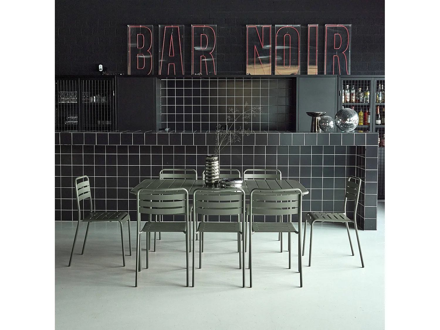 Set mesa de jardín de metal con 8 sillas verde kaki