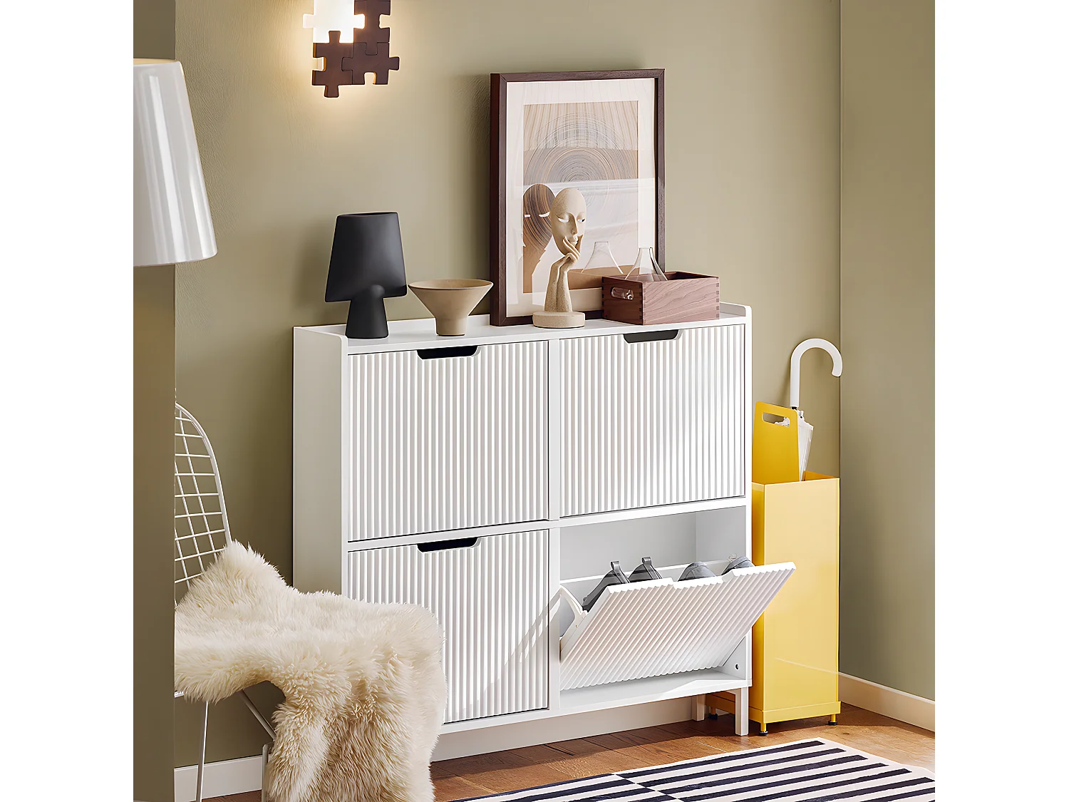 SoBuy FSR177-L-W Meuble à Chaussures Armoire à Chaussures Meuble Rangement Chaussures 4 Portes abattantes, Meuble d'Entrée Coffre Rangement pour Chaussures, Blanc