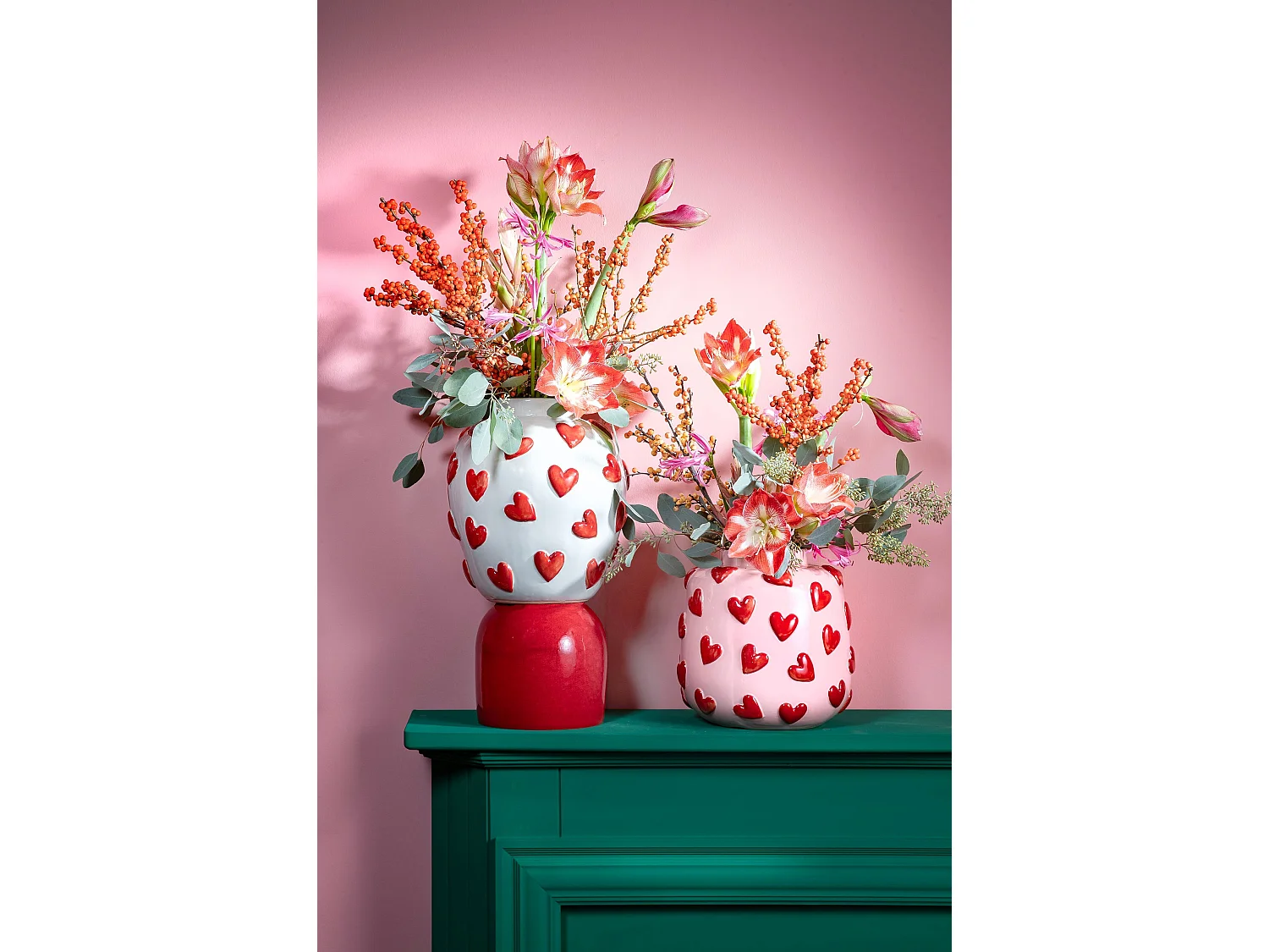 Vase en argile et émail - 30 x 30 x 33 - Blanc, rouge - HEARTS