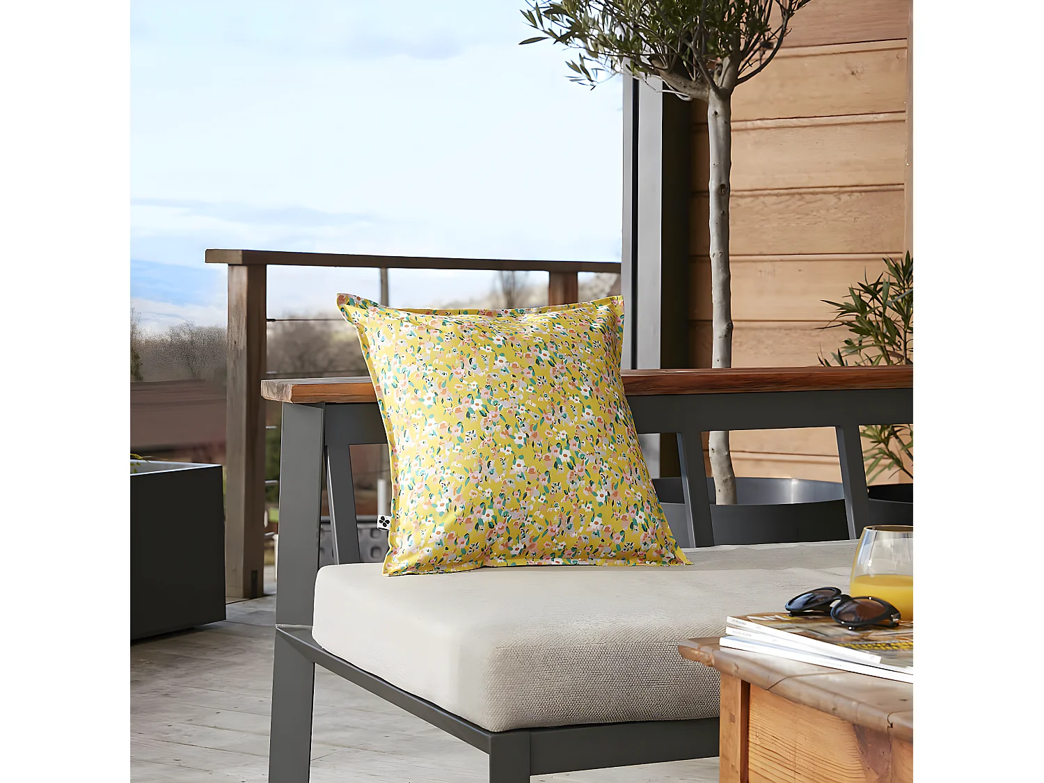 AZALÉE - Coussin 45x45 Déhoussable Tissu Déperlant Moif Fleuri