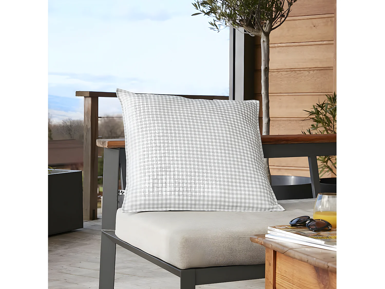 ABELIA - Coussin 60x60 Déhoussable Tissu Déperlant Motif Vichy