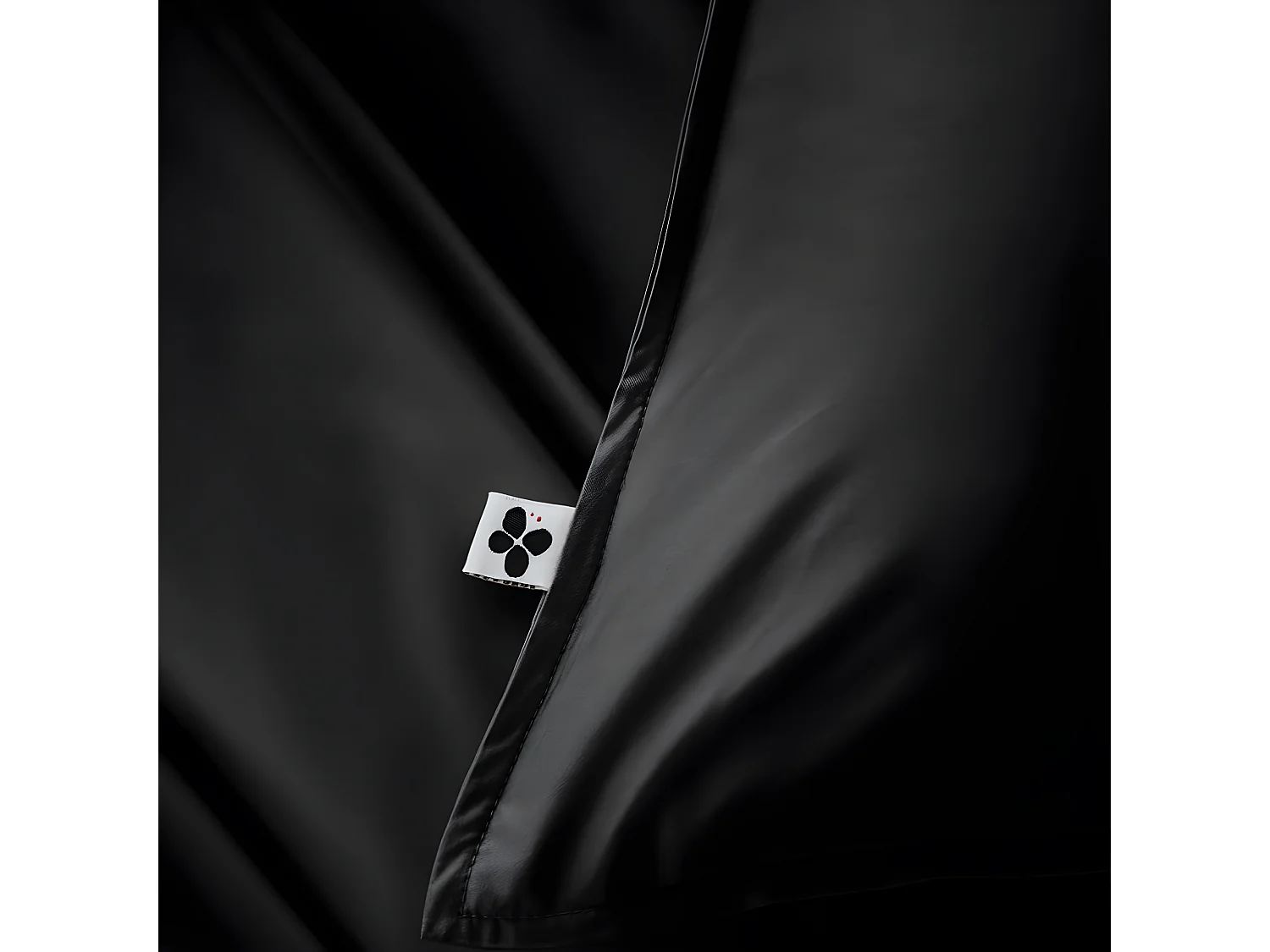 DALIA - Taie d'Oreiller 63x63cm 100 % Viscose de Bambou Noire