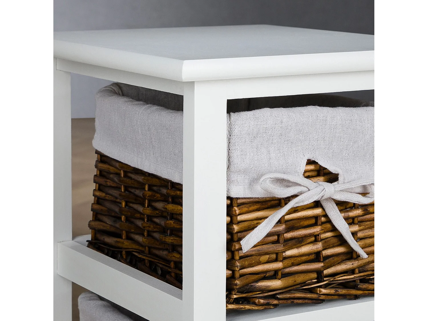 Table de chevet NOKOMIS table de nuit en bois avec 2 paniers en osier et insert en tissu blanc, meuble pour chambre lasuré blanc