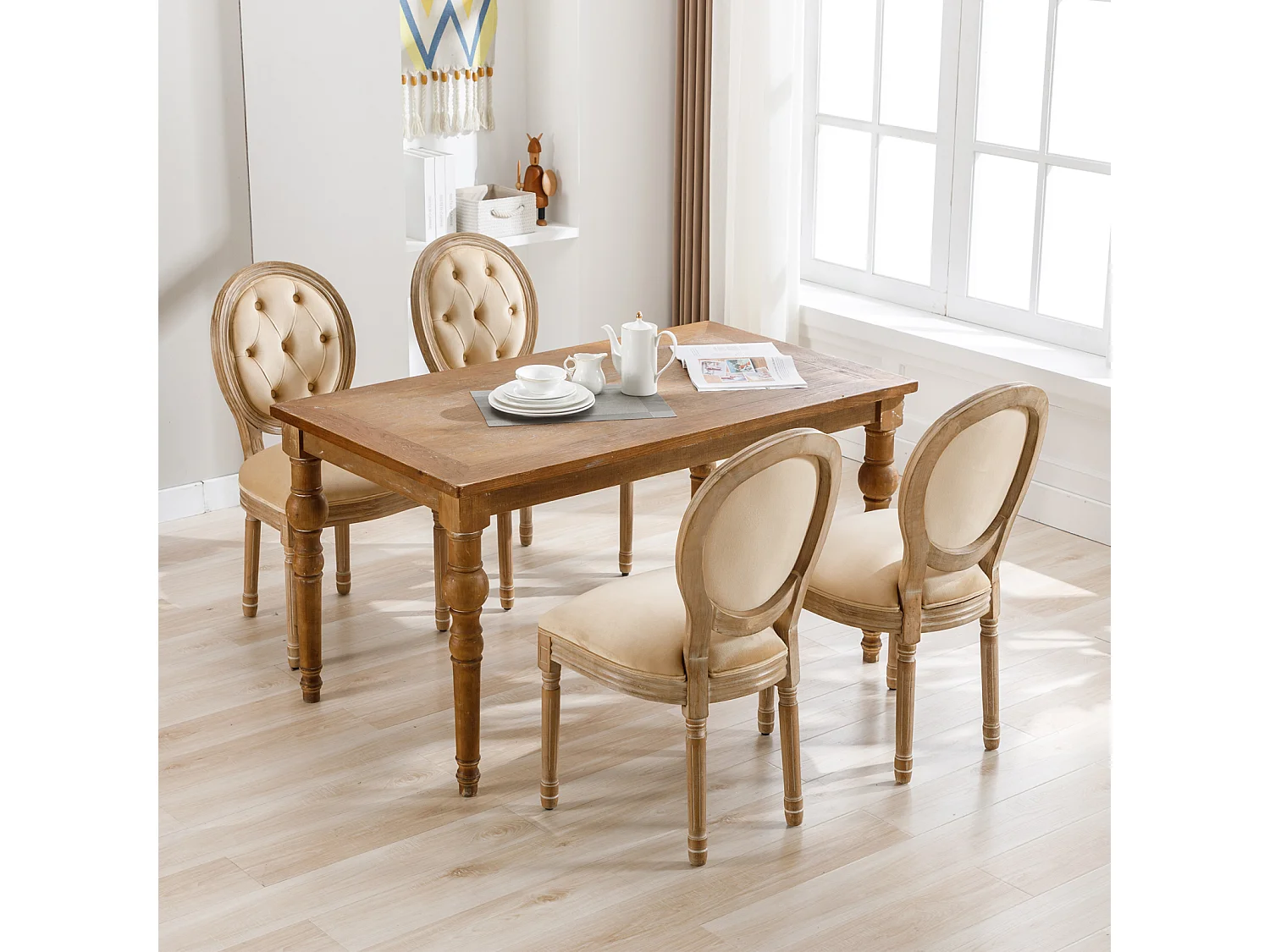 Lot de 4 Chaises Médaillons, avec boutons tuftés, Style Louis-XVI, pieds en bois massif, assise en lin, 95x60x50cm, beige