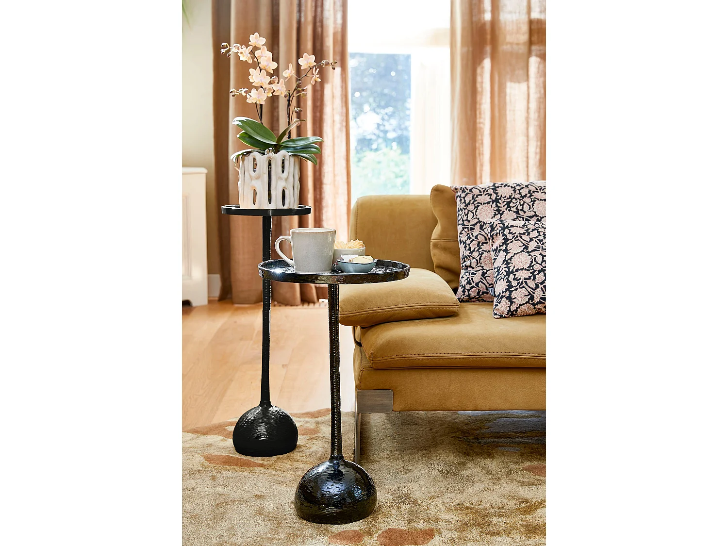 Mesa auxiliar de Aluminio reciclado - 24 x 24 x 68 - Negro - COLIN