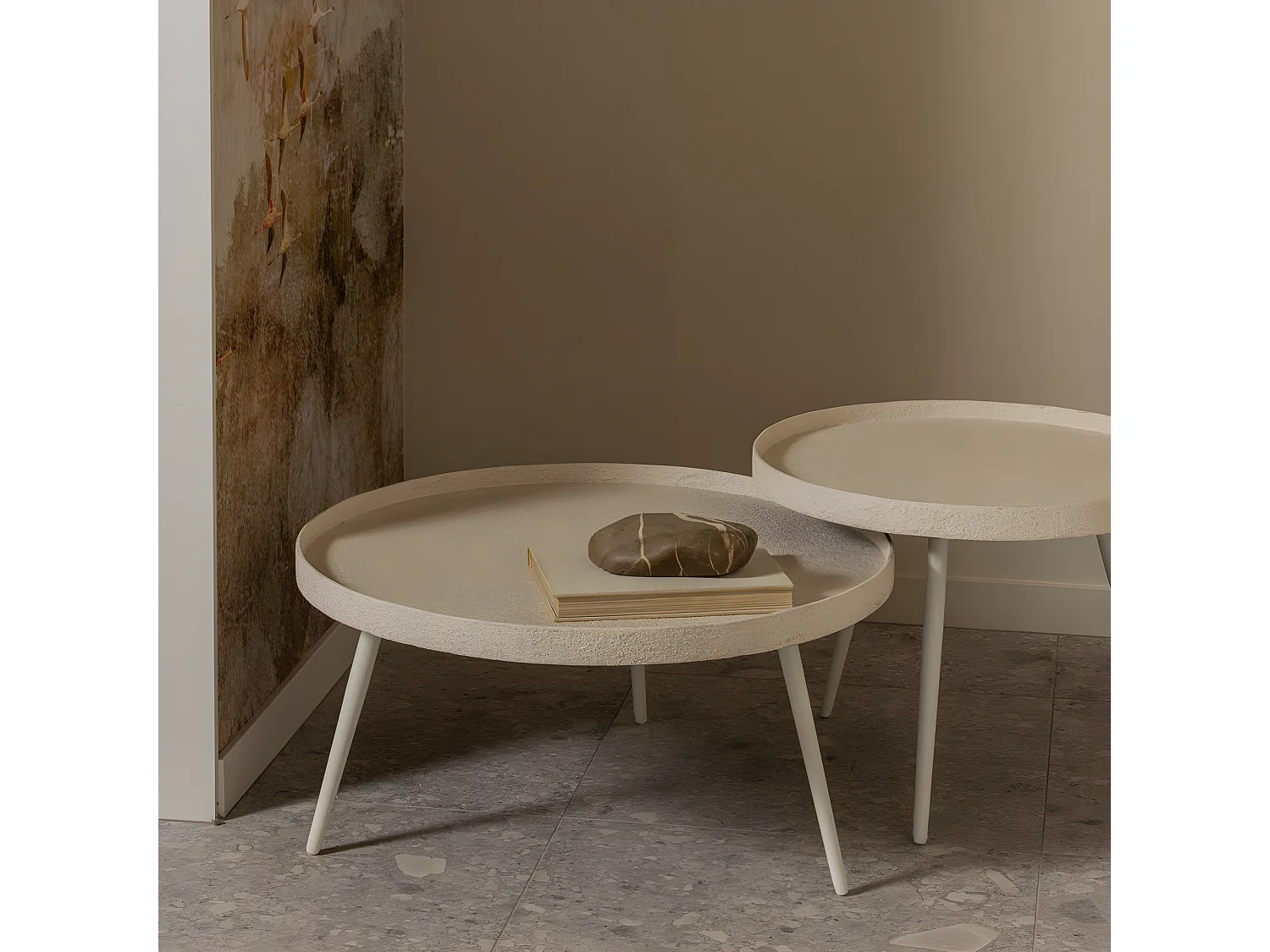 Bounds - Table basse ronde en métal ø76cm - Beige