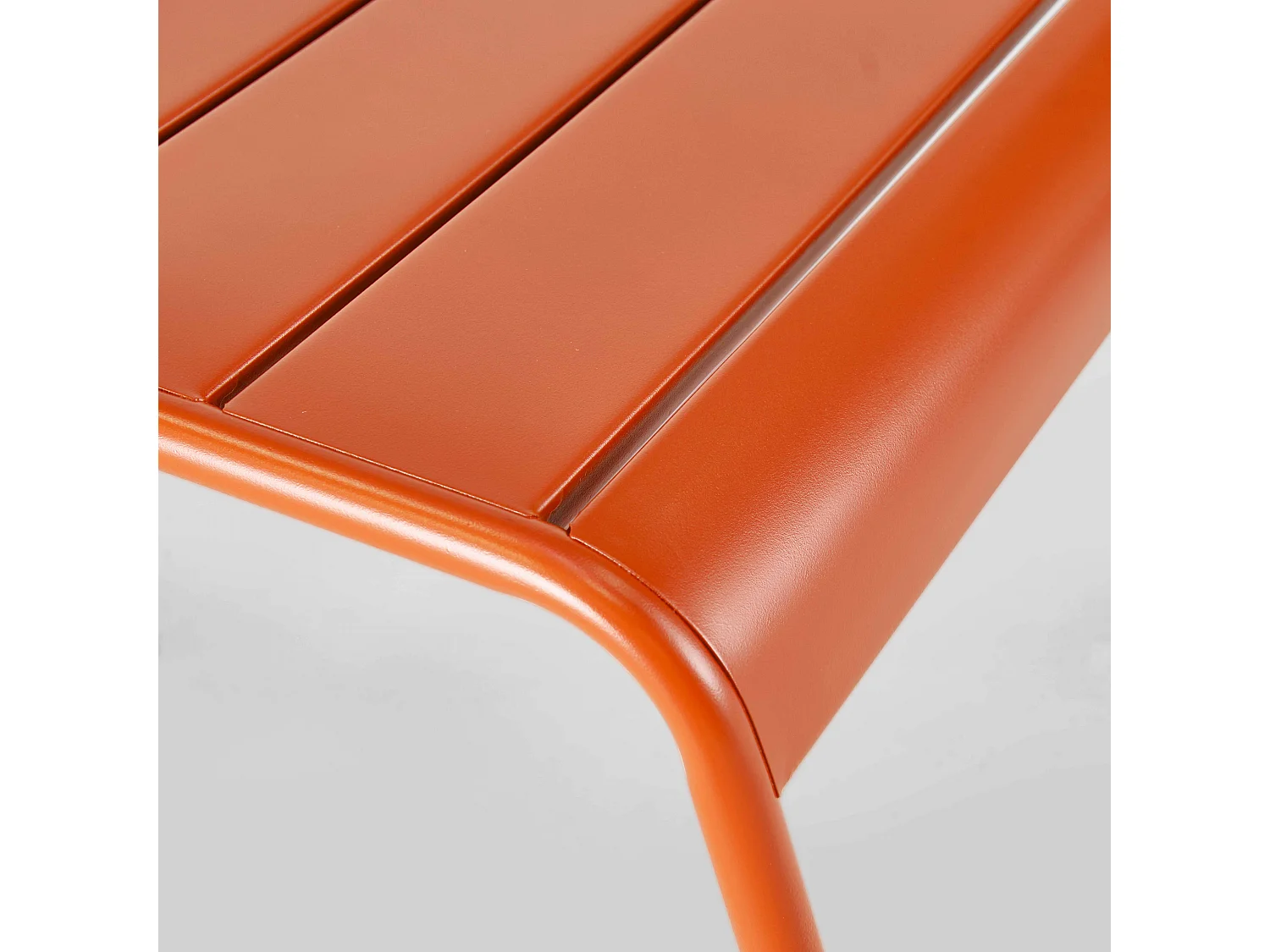 Repose pied en métal orange - Palavas