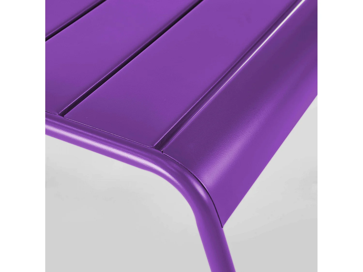 Repose pied en métal violet - Palavas